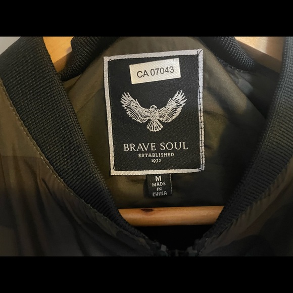 Camo Bomber - Picture 2 of 2